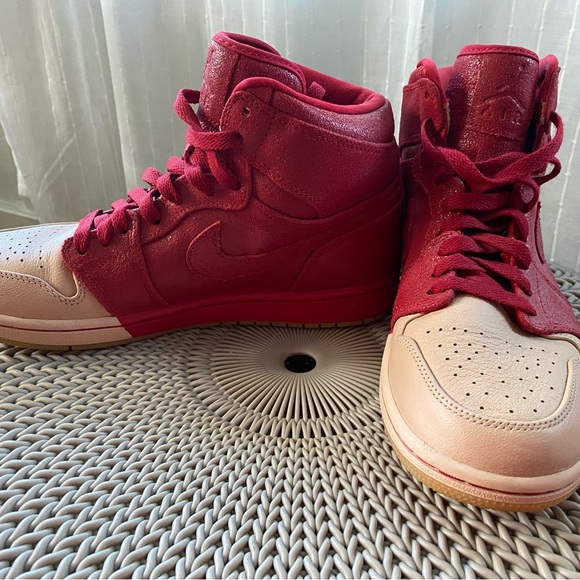 9.5 Womens Air Jordan 1 Retro High Premium ‘Dipped Toe – Red’ Sample NWOT - Picture 3 of 7